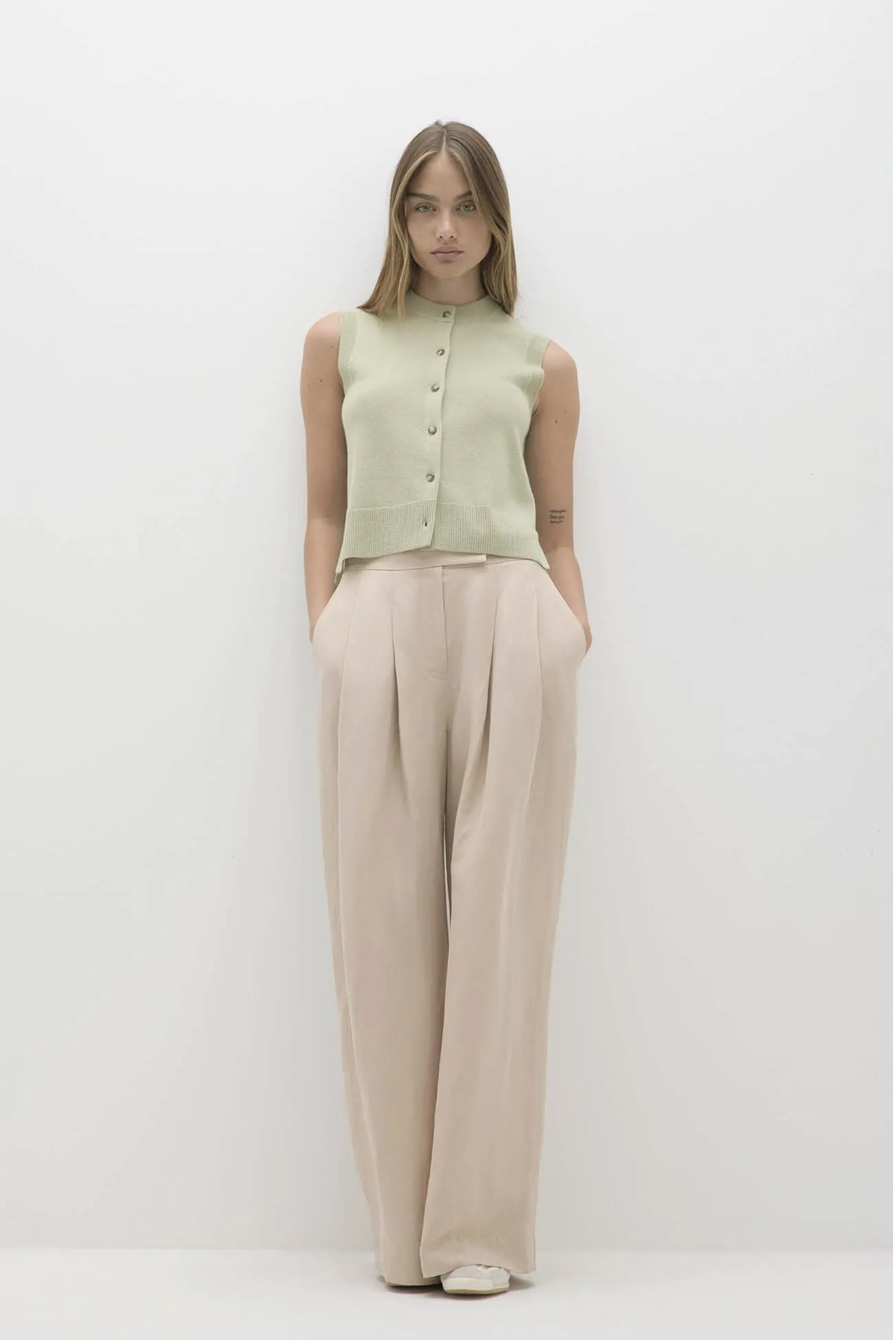 EMMALINE BUTTON-UP CASHMERE SWEATER VEST