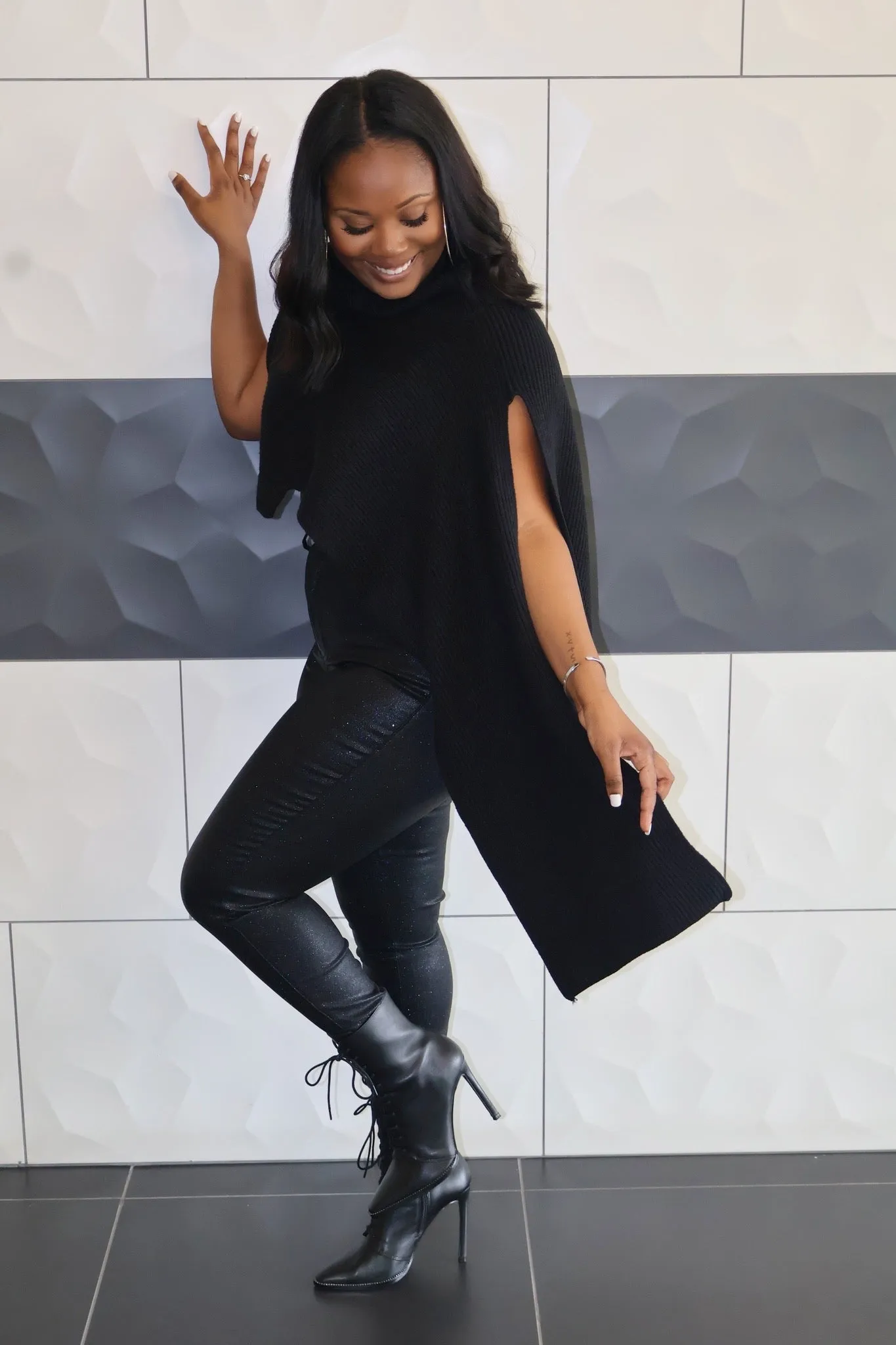 GET INTO YOU SWEATER TOP - BLACK