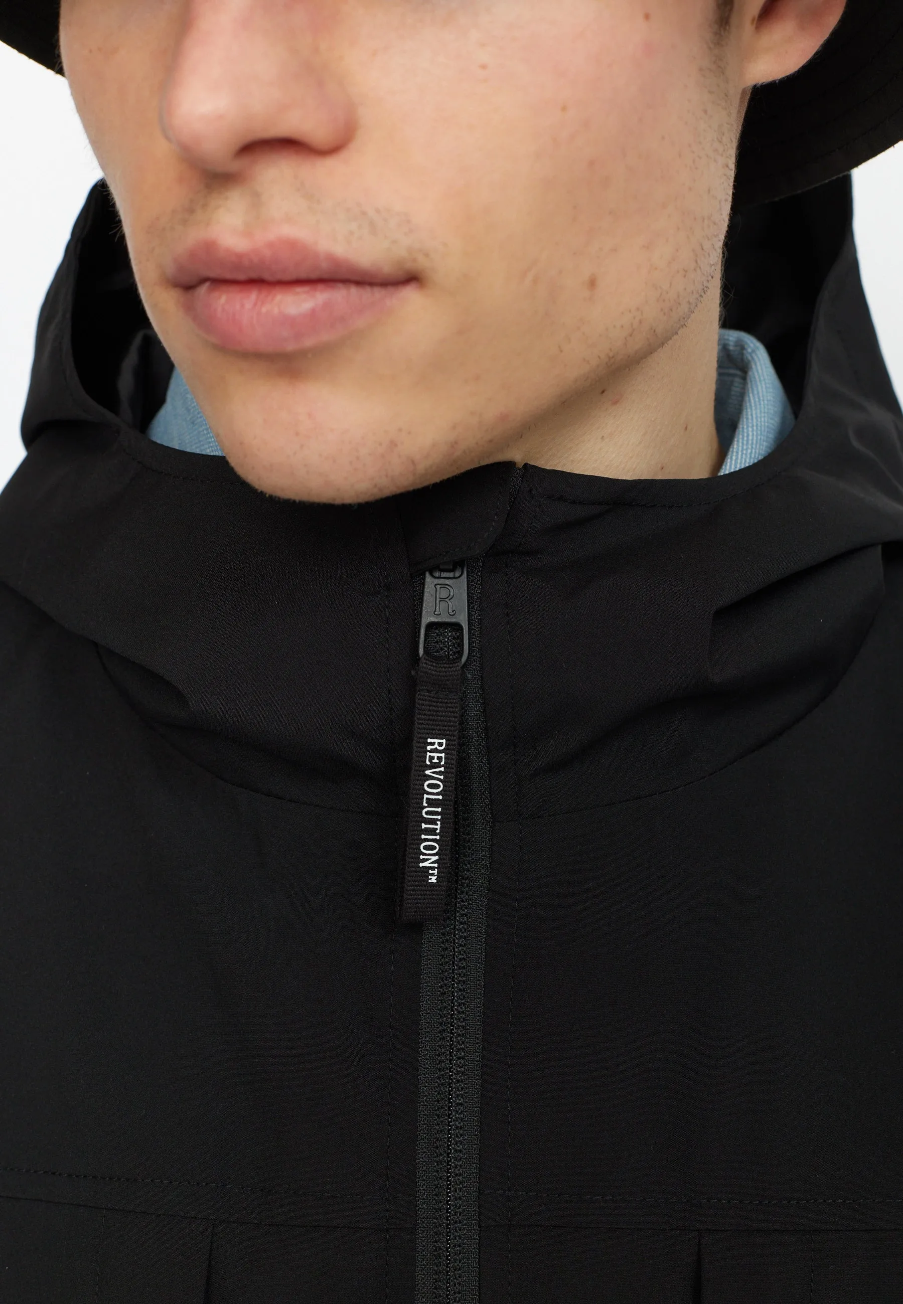Hooded Windbreaker / 7835 - Black