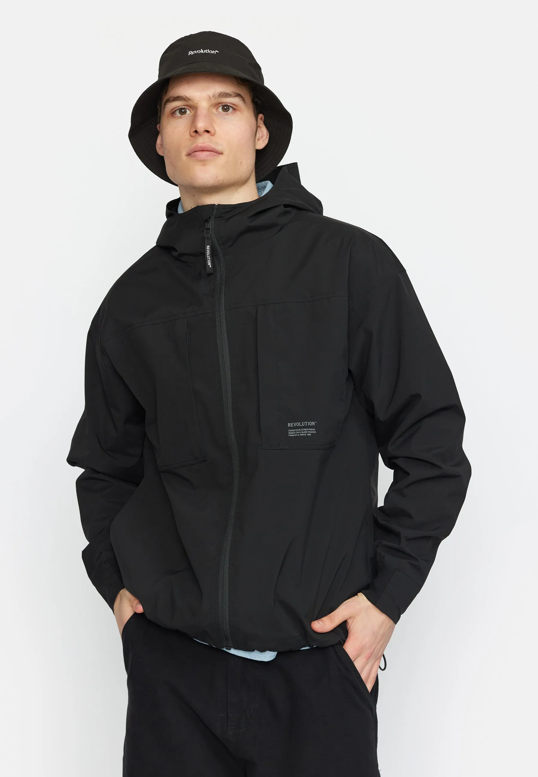 Hooded Windbreaker / 7835 - Black