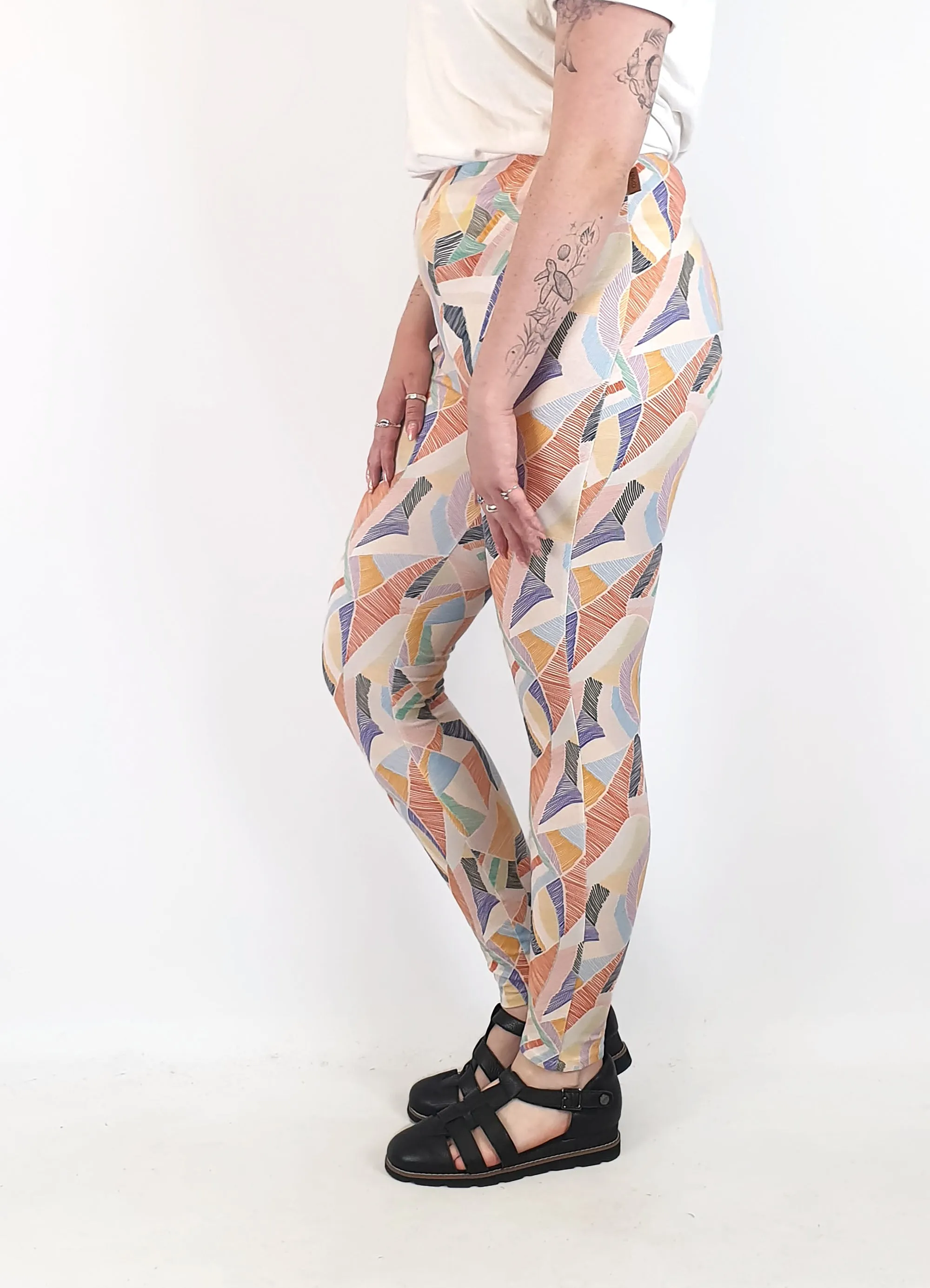 Kip & Co unique print pants size 12