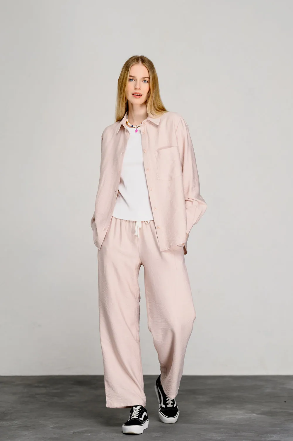 Loose pants with elastic in "Powder" color