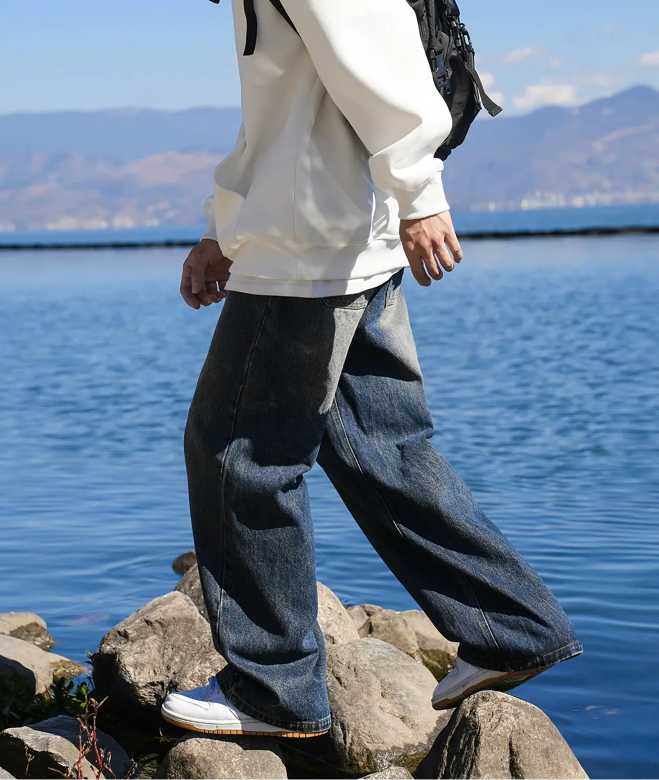 Loose Wide-Leg Straight Jeans