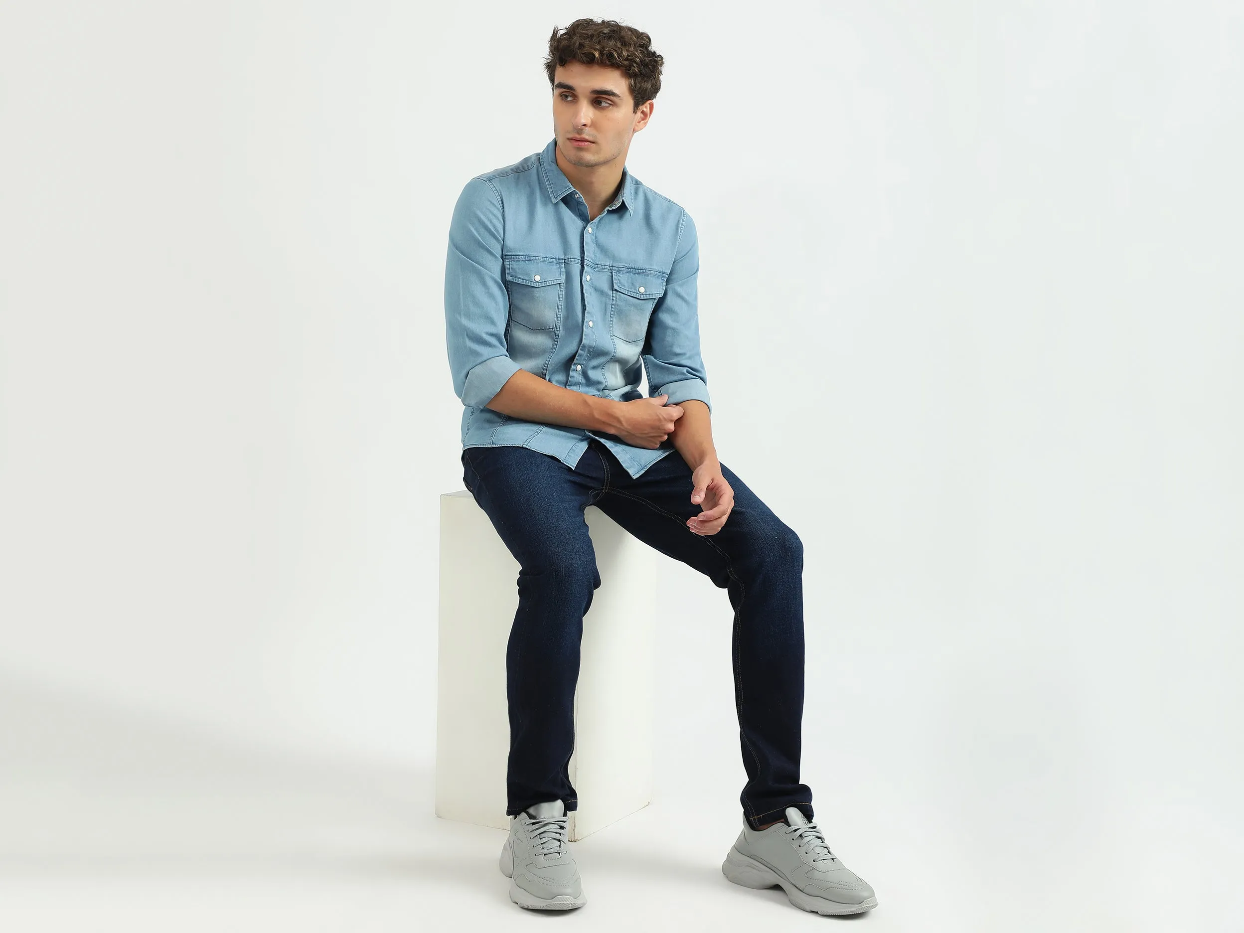 Men Solid Spread Collar Shirt