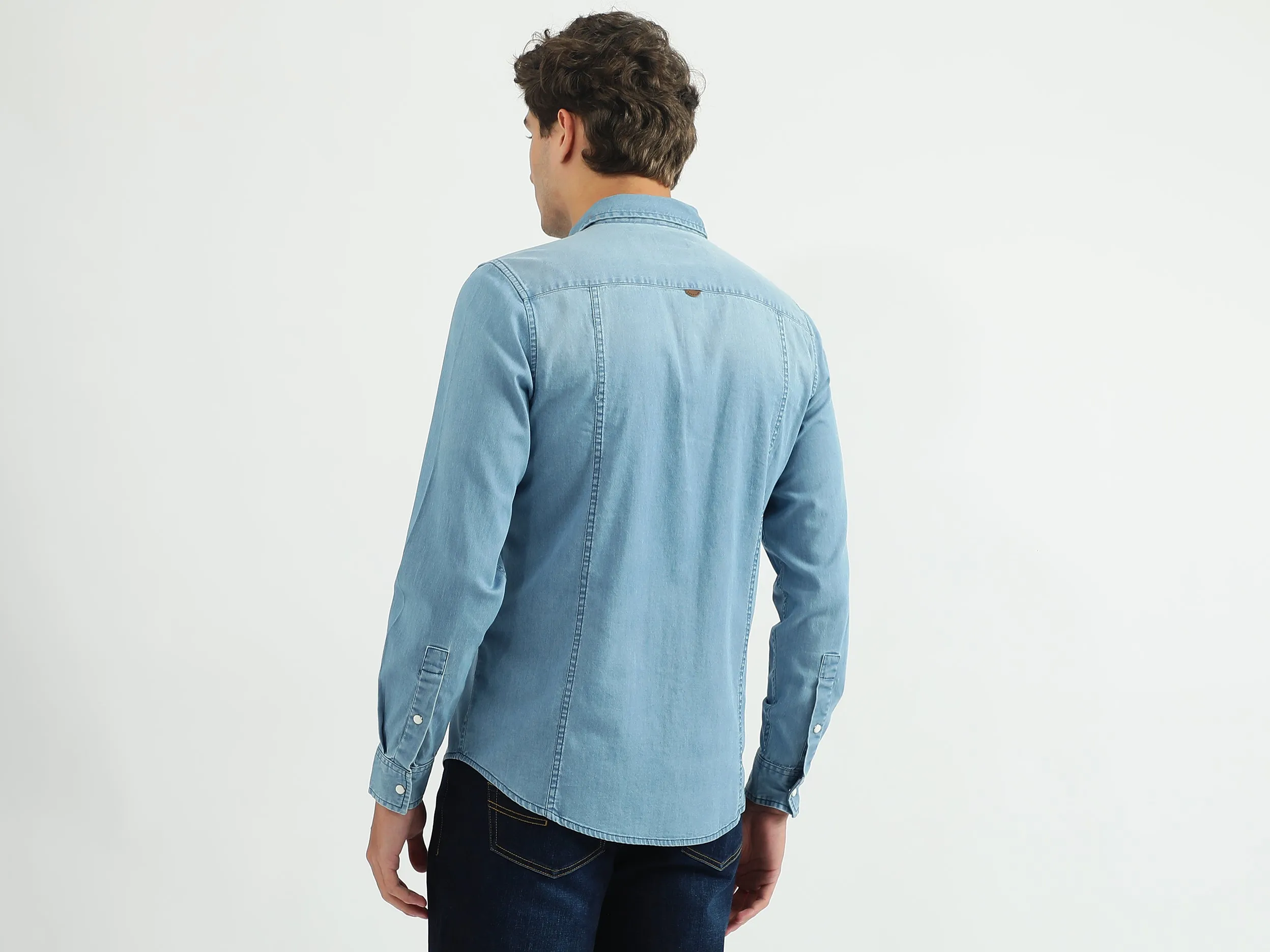 Men Solid Spread Collar Shirt