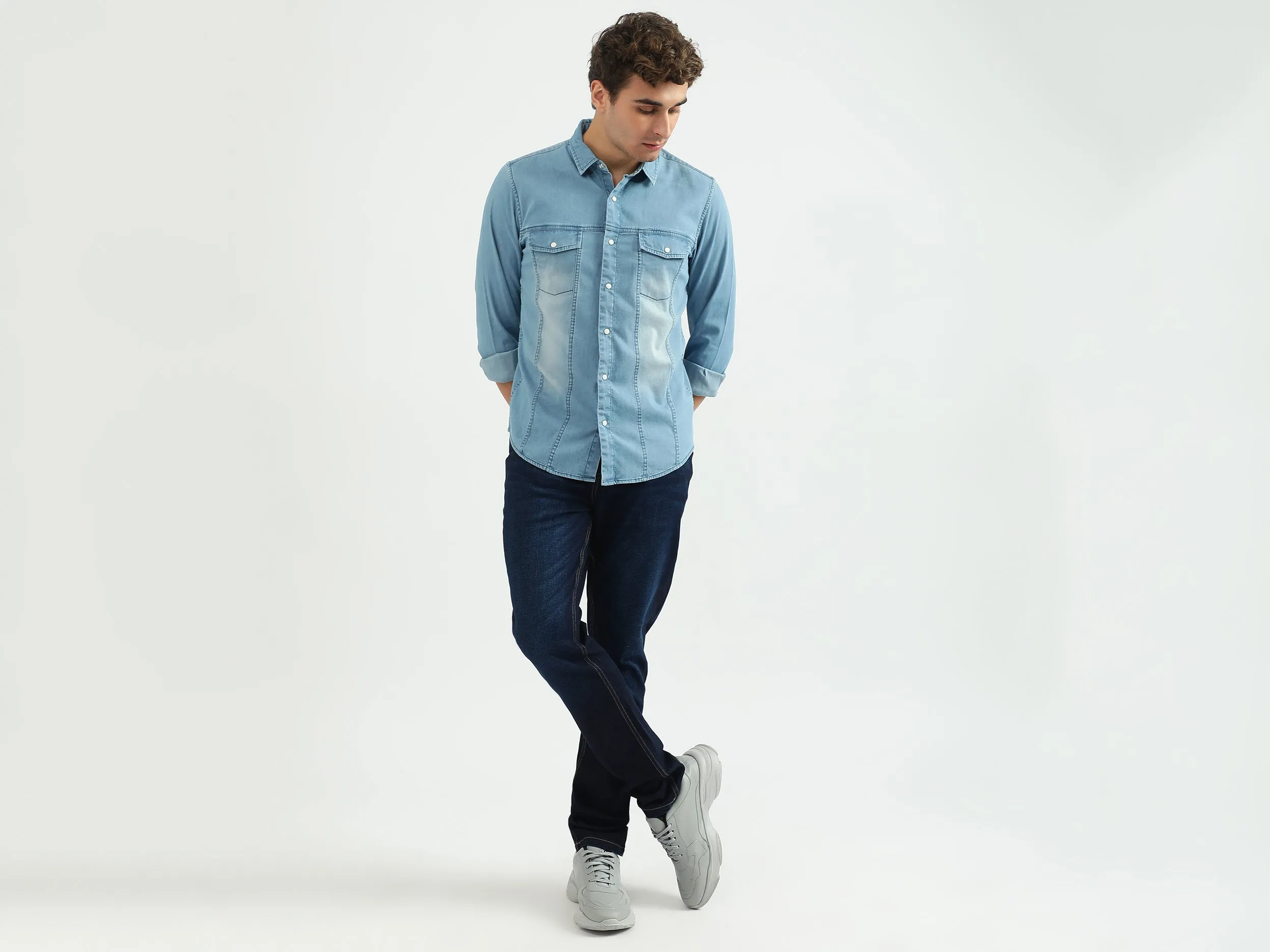 Men Solid Spread Collar Shirt