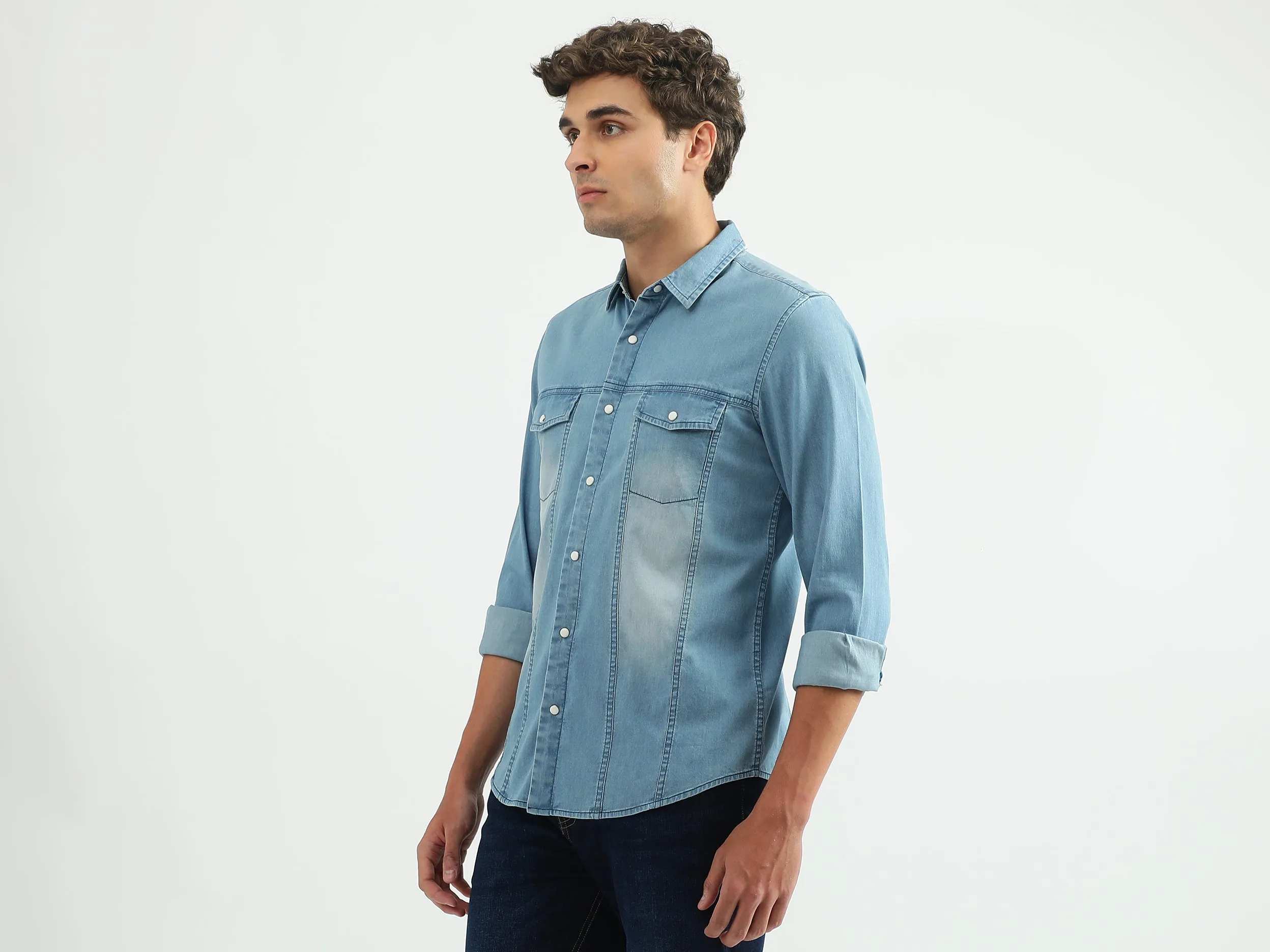 Men Solid Spread Collar Shirt