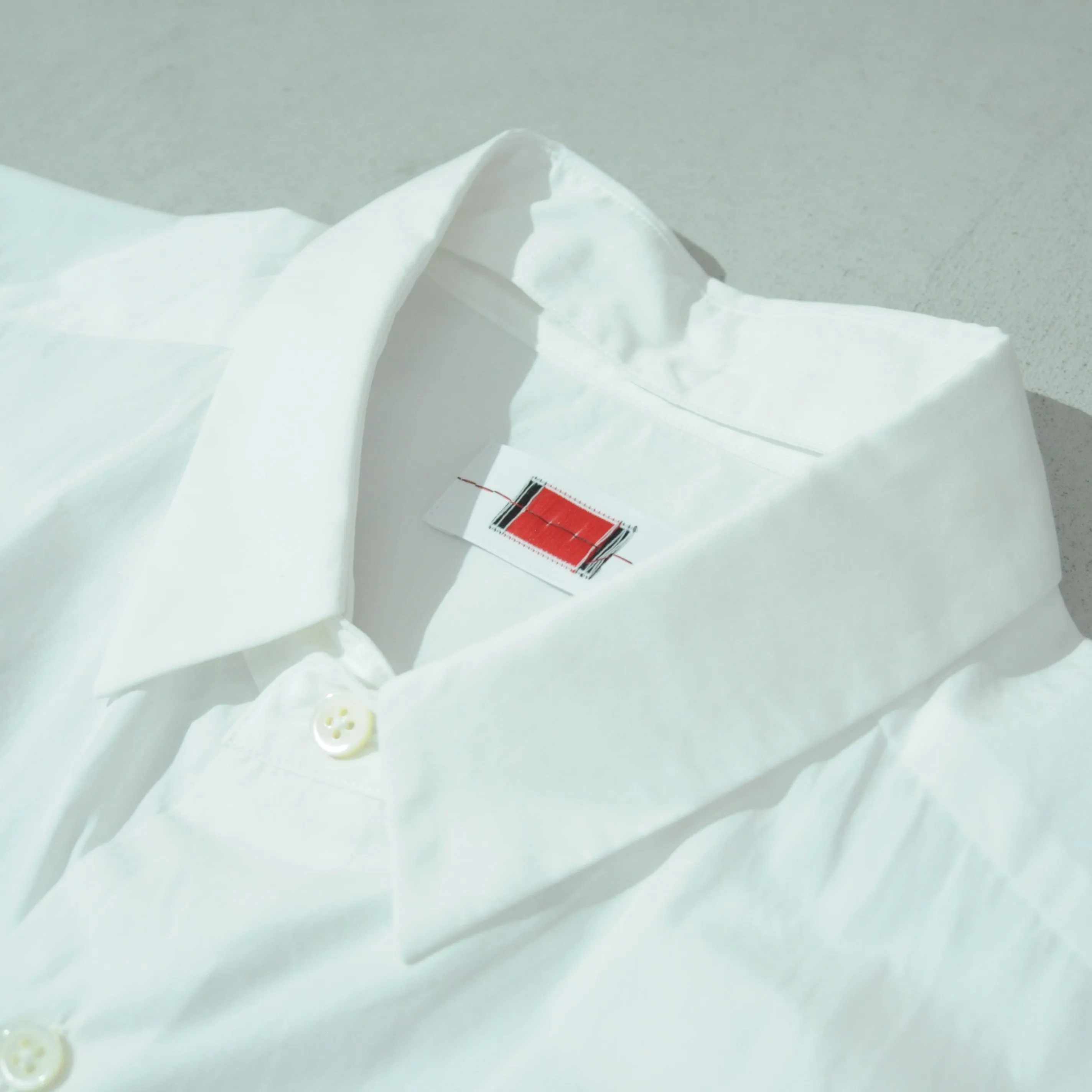 MODERN SHORT SHIRT WHITE