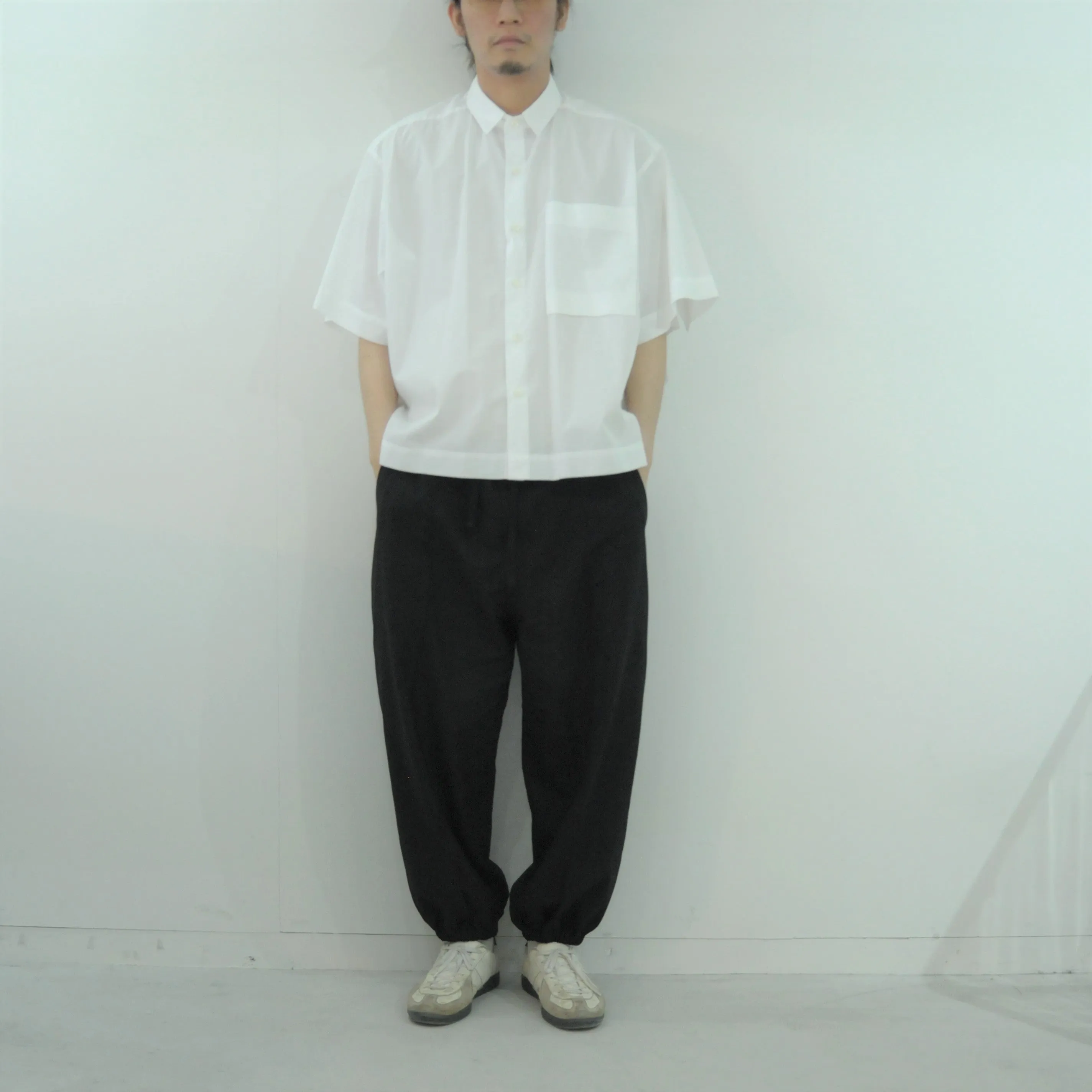 MODERN SHORT SHIRT WHITE