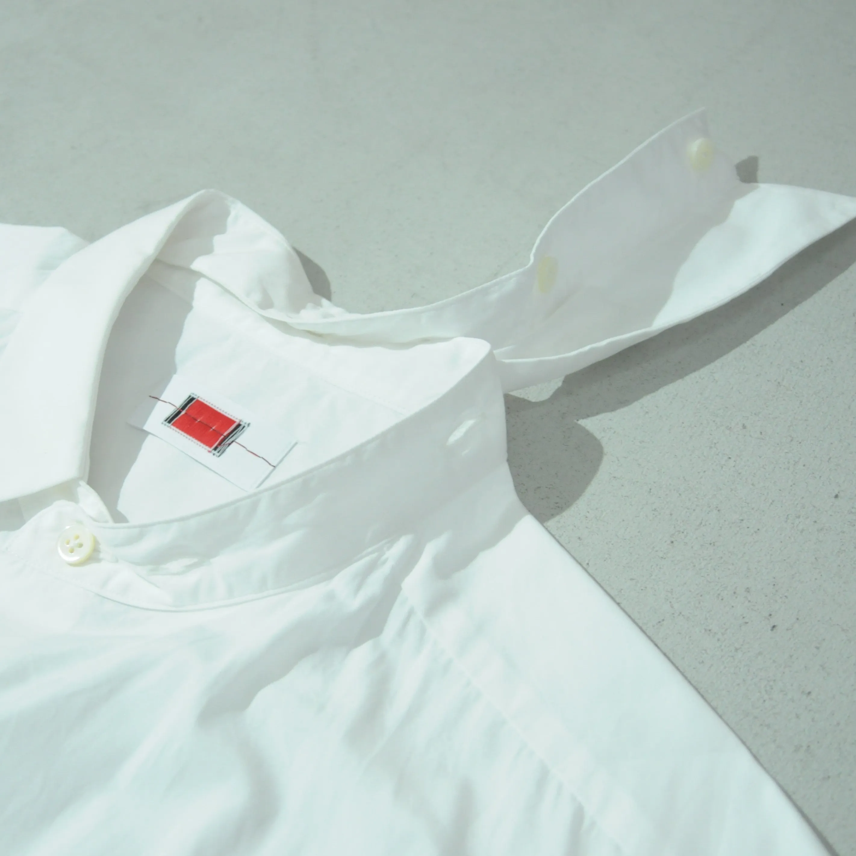 MODERN SHORT SHIRT WHITE