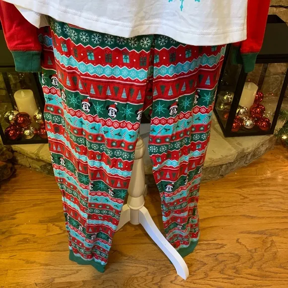 NWT Disney Store Two Piece Winter Mickey and Minnie Mouse Pajama Set XL