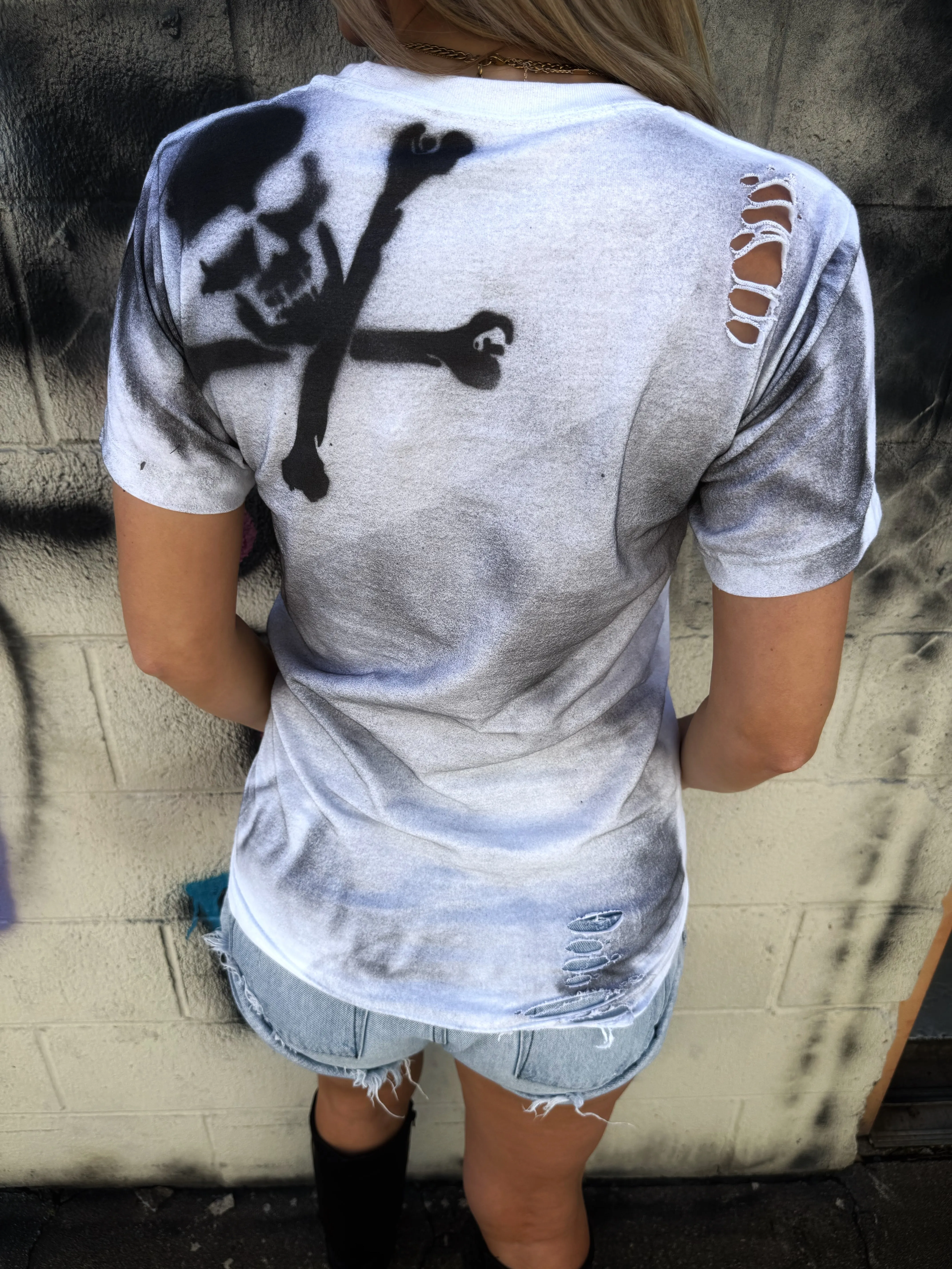 PUNK SHOULDER SKULL ROAD RASH WHITE TEE