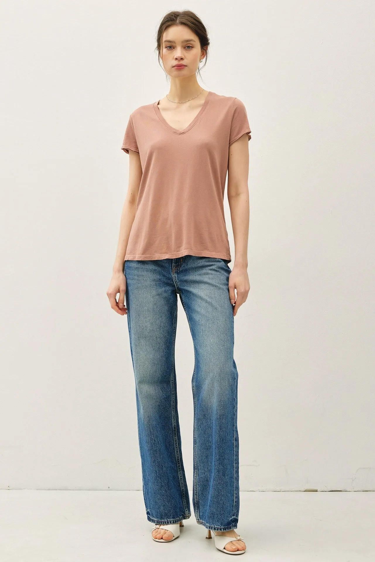 ULTRA SOFT V-NECK BASIC TEE-Caramel