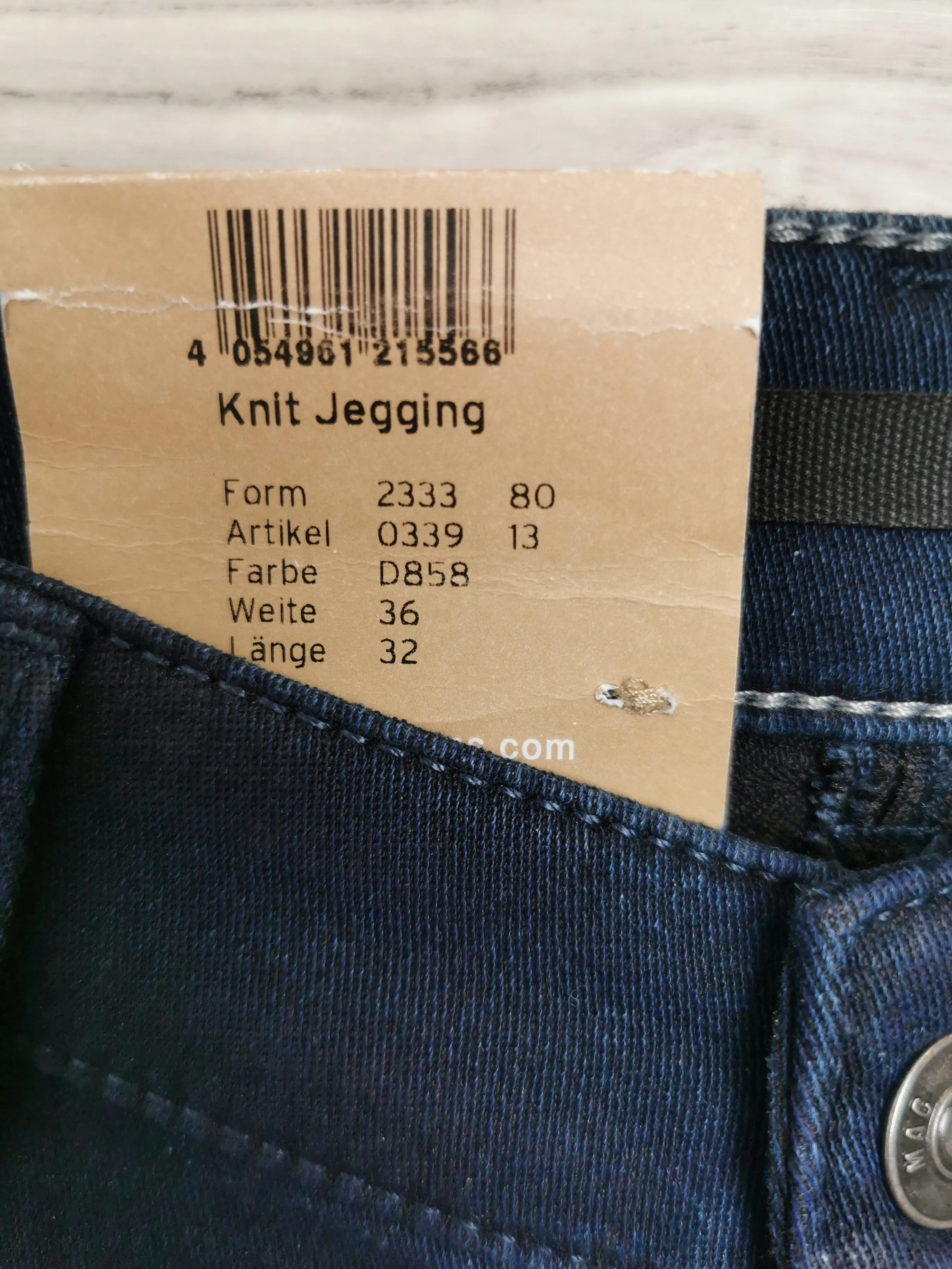 WOMENS SIZE 6/32 - MAC Jeans, ANNA Glam Line, Knit Dark Wash Jegging NWT B27